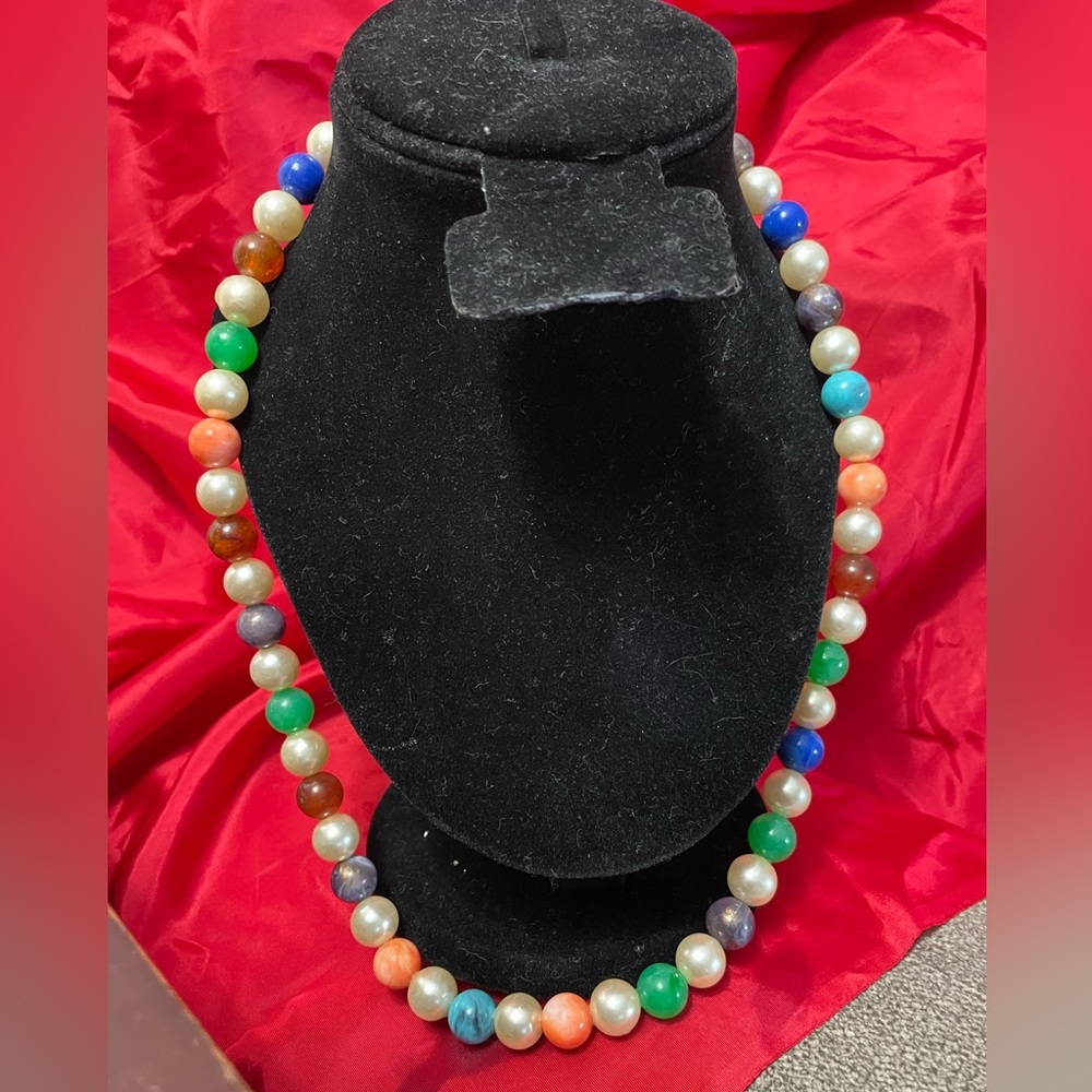 Multicolor glass necklace